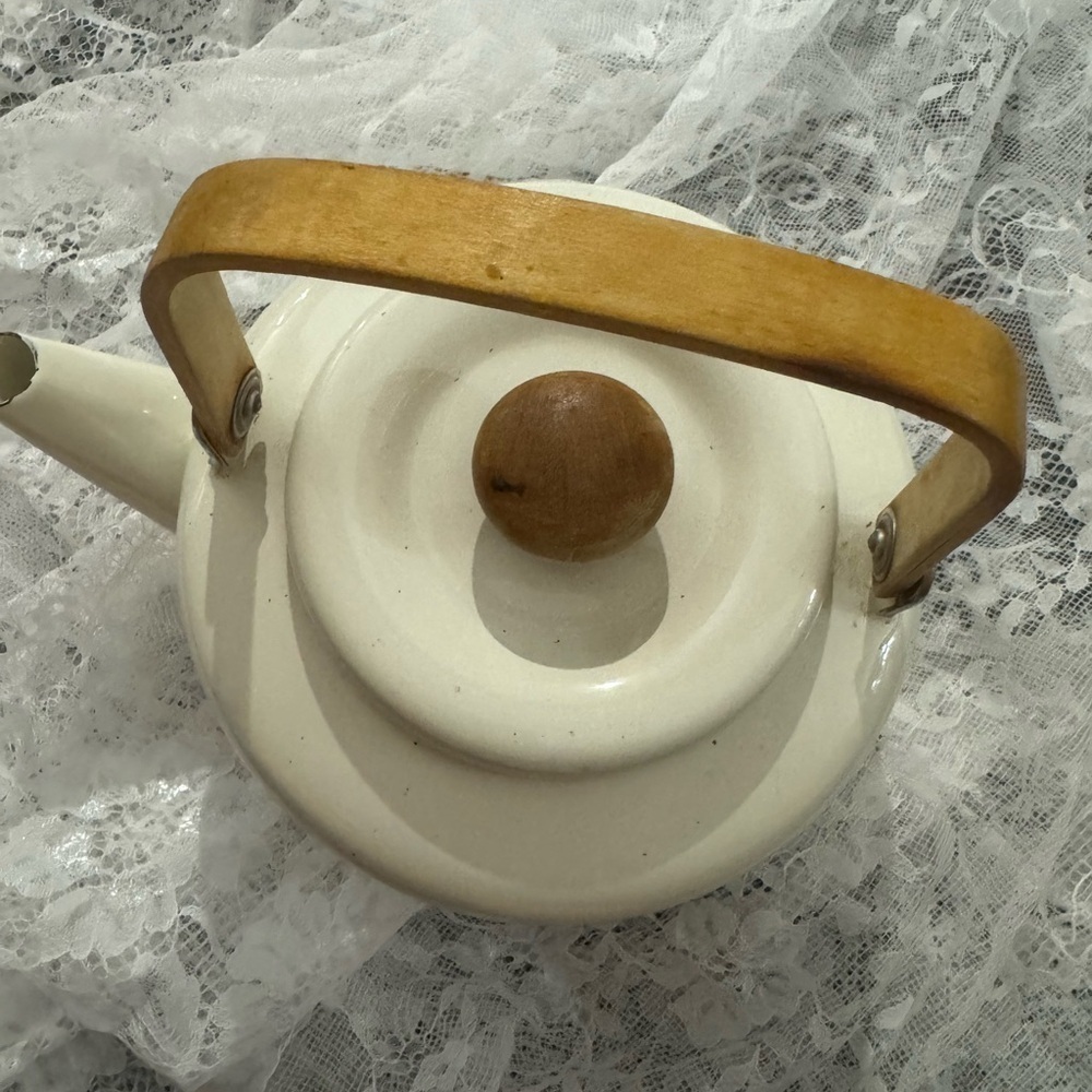 VTG Floral MCM Enamel Wood Handle Teapot Kettle Cottagecore Shabby Chic Patina - Picture 8 of 16